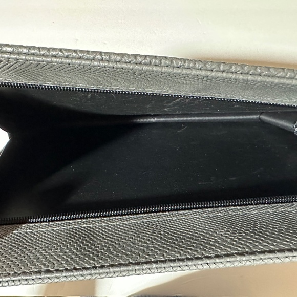 Unison Grey/Silver Leatherette Expandable Zip pocket. NWT - Picture 4 of 4